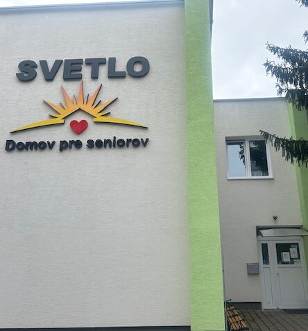 svetlosered